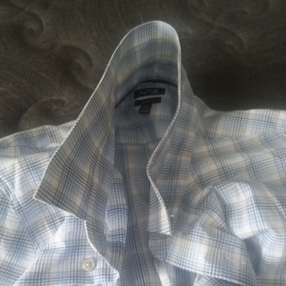Large Slim Fit Apt. 9 Blue Men's Dress Shirt Short Sleeve Man's Button Up Solid - Picture 6 of 8
